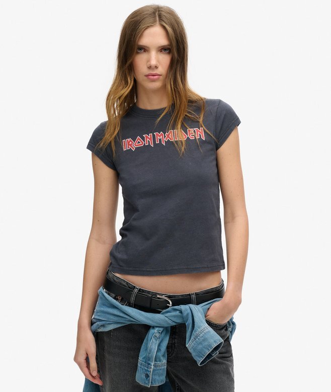 Iron Maiden X Superdry T-Shirt mit Flügelärmeln Iron Maiden X Superdry T-Shirt mit Flügelärmeln