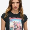 Iron Maiden X Superdry T-Shirt mit Flügelärmeln Iron Maiden X Superdry T-Shirt mit Flügelärmeln