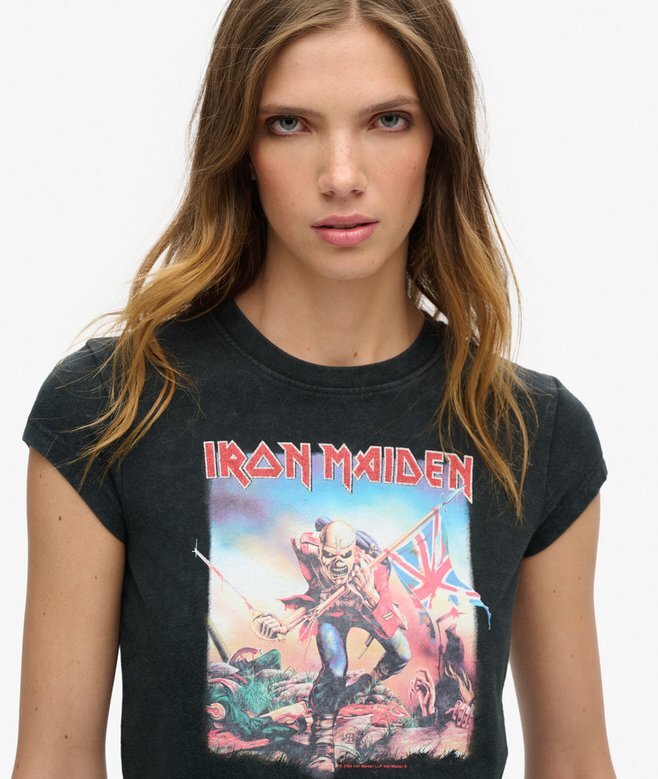 Iron Maiden X Superdry T-Shirt mit Flügelärmeln Iron Maiden X Superdry T-Shirt mit Flügelärmeln