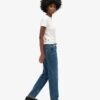 Jeans mit mittlerer Leibhöhe und geradem Bein Jeans mit mittlerer Leibhöhe und geradem Bein