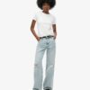 Jeans mit mittlerer Leibhöhe und weitem Bein Jeans mit mittlerer Leibhöhe und weitem Bein