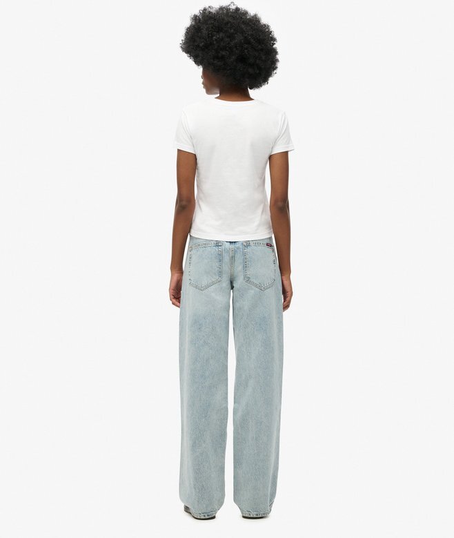 Jeans mit mittlerer Leibhöhe und weitem Bein Jeans mit mittlerer Leibhöhe und weitem Bein