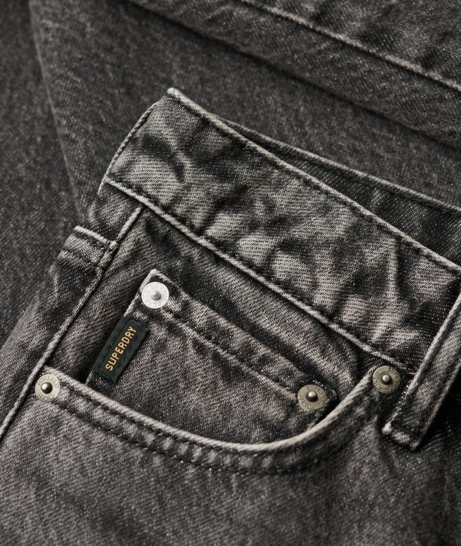 Jeans mit mittlerer Leibhöhe und weitem Bein Jeans mit mittlerer Leibhöhe und weitem Bein