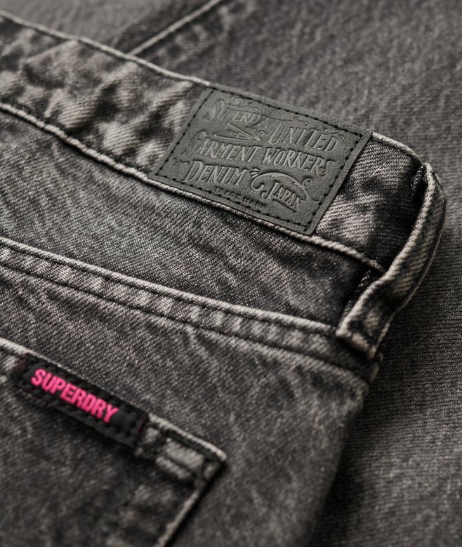 Jeans mit mittlerer Leibhöhe und weitem Bein Jeans mit mittlerer Leibhöhe und weitem Bein