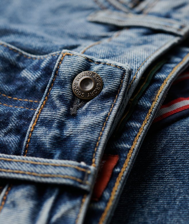 Jeans mit mittlerer Leibhöhe und weitem Bein Jeans mit mittlerer Leibhöhe und weitem Bein
