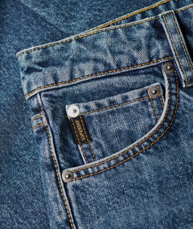 Jeans mit mittlerer Leibhöhe und weitem Bein Jeans mit mittlerer Leibhöhe und weitem Bein