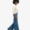 Jeans mit weitem Bein und unversäubertem Saum