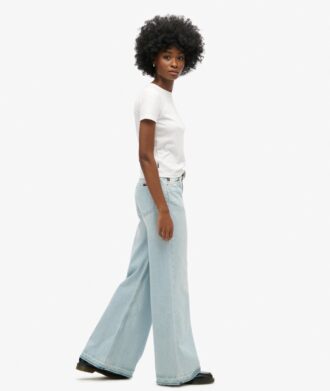 Jeans mit weitem Bein und unversäubertem Saum