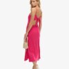 Jersey-Kleid mit offenem Rücken Jersey-Kleid mit offenem Rücken