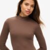 Jersey-Mini-Kleid mit hohem Kragen und langen Ärmeln