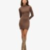 Jersey-Mini-Kleid mit hohem Kragen und langen Ärmeln