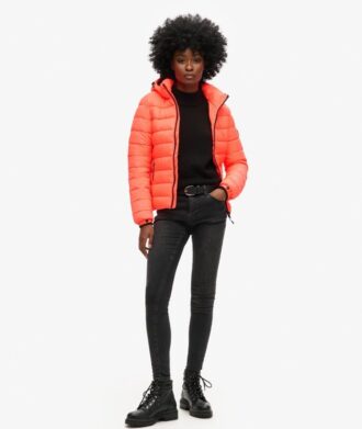 Klassische Puffer-Daunenjacke mit Kapuze