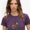 Kleines, figurbetontes Tattoo-Strass-T-Shirt