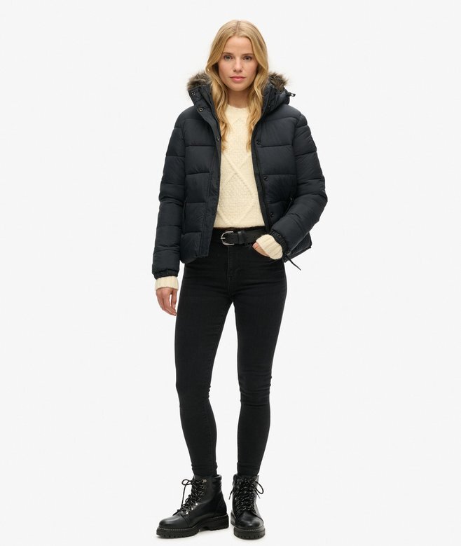 Kurze Daunenjacke mit Hooded-Kapuze aus Kunstfell Kurze Daunenjacke mit Hooded-Kapuze aus Kunstfell