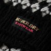 Kurzer Rollkragenpullover aus Strickmode Kurzer Rollkragenpullover aus Strickmode