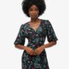 Kurzärmeliges, transparentes Midikleid Kurzärmeliges, transparentes Midikleid