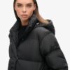 Langer Puffer-Mantel mit Kapuze Langer Puffer-Mantel mit Kapuze