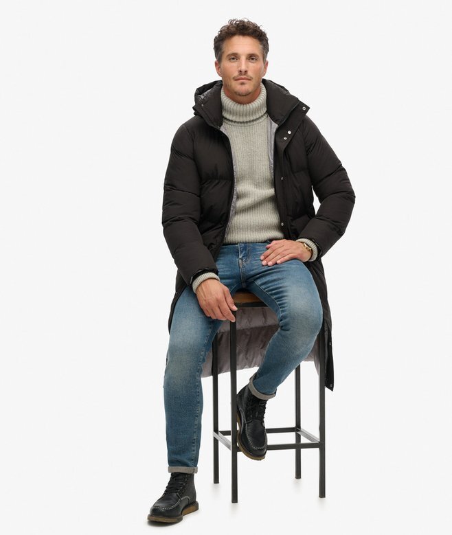Langer Puffer-Mantel mit Kapuze Langer Puffer-Mantel mit Kapuze