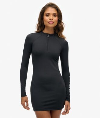 Langärmliges, figurbetontes Minikleid