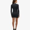 Langärmliges, figurbetontes Minikleid
