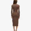 Langärmliges Midi-Kleid mit Rüschen Langärmliges Midi-Kleid mit Rüschen