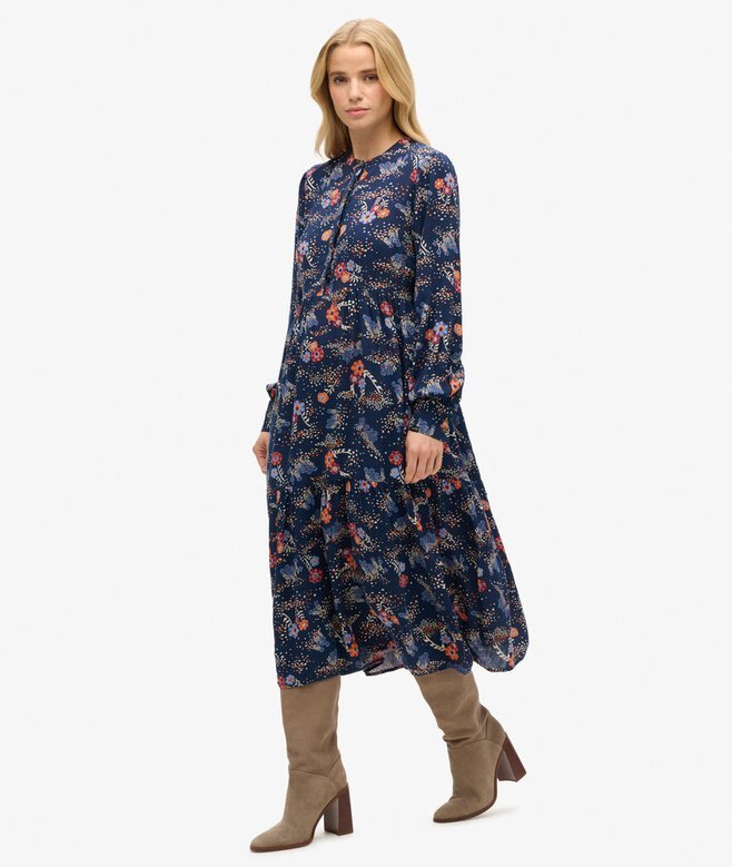 Langärmliges Midi-Kleid mit Stufenrock Langärmliges Midi-Kleid mit Stufenrock