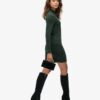 Langärmliges Strickkleid aus Merinowolle Langärmliges Strickkleid aus Merinowolle