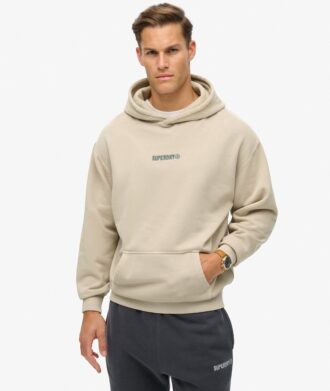 Locker sitzender Kapuzenpullover mit Micro-Logo-Grafik Locker sitzender Kapuzenpullover mit Micro-Logo-Grafik