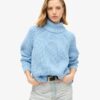 Locker sitzender Rollkragenpullover aus Strickmode Locker sitzender Rollkragenpullover aus Strickmode