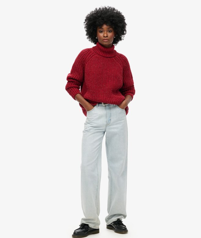 Locker sitzender Rollkragenpullover aus Strickmode Locker sitzender Rollkragenpullover aus Strickmode
