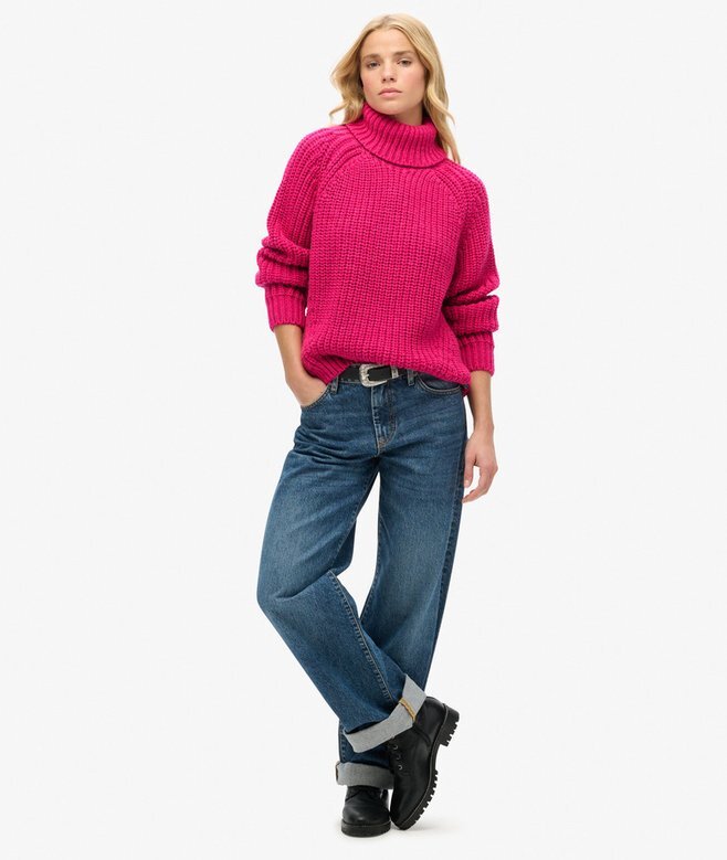 Locker sitzender Rollkragenpullover aus Strickmode Locker sitzender Rollkragenpullover aus Strickmode
