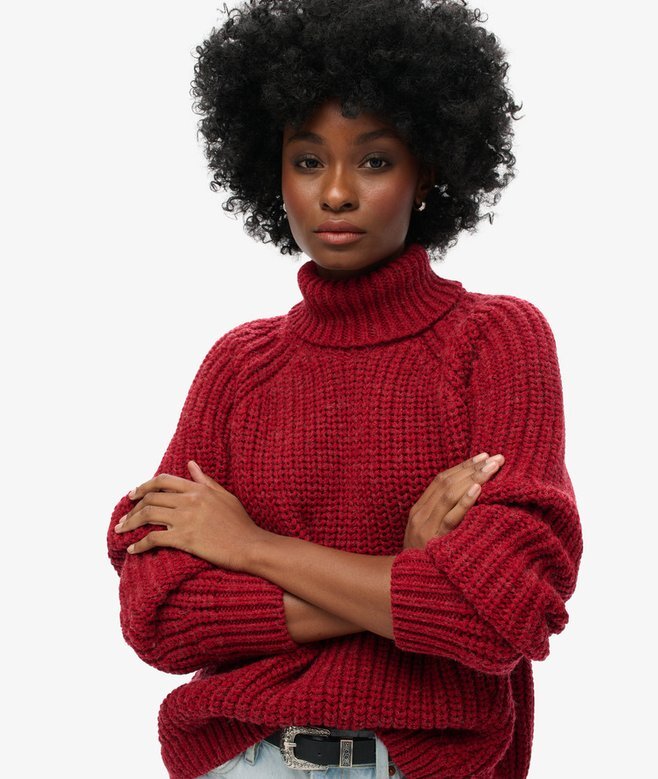 Locker sitzender Rollkragenpullover aus Strickmode Locker sitzender Rollkragenpullover aus Strickmode