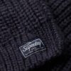 Locker sitzender Rollkragenpullover aus Strickmode Locker sitzender Rollkragenpullover aus Strickmode