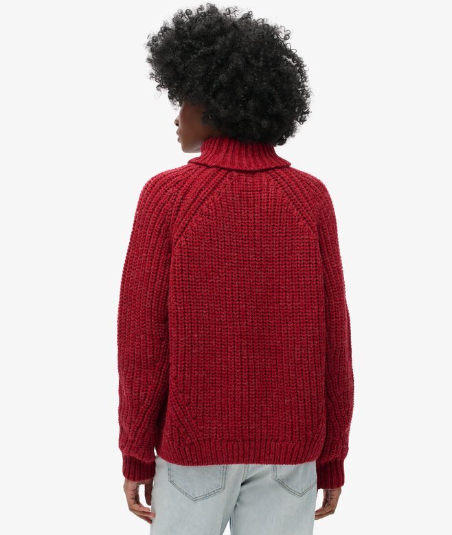 Locker sitzender Rollkragenpullover aus Strickmode Locker sitzender Rollkragenpullover aus Strickmode