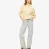 Locker sitzender Rollkragenpullover mit Zopfmuster Locker sitzender Rollkragenpullover mit Zopfmuster