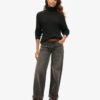 Locker sitzender Rollkragenpullover mit Zopfmuster Locker sitzender Rollkragenpullover mit Zopfmuster