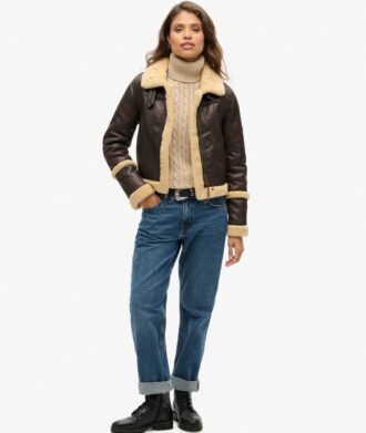 Locker sitzender Rollkragenpullover mit Zopfmuster