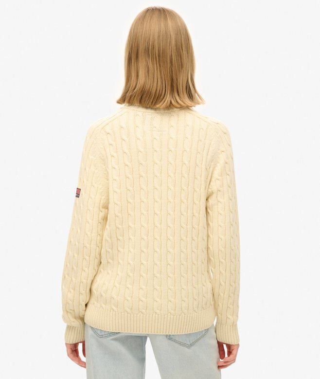 Locker sitzender Rollkragenpullover mit Zopfmuster Locker sitzender Rollkragenpullover mit Zopfmuster
