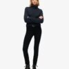 Locker sitzender Rollkragenpullover mit Zopfmuster Locker sitzender Rollkragenpullover mit Zopfmuster