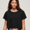 Locker sitzendes, kurzes T-Shirt