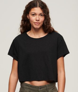 Locker sitzendes, kurzes T-Shirt