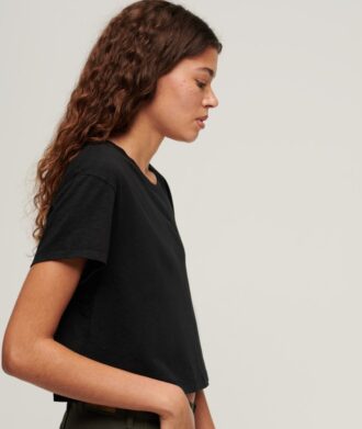 Locker sitzendes, kurzes T-Shirt