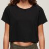 Locker sitzendes, kurzes T-Shirt