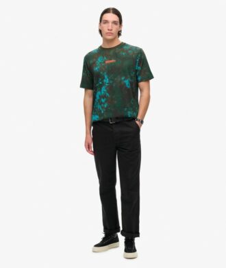 Locker sitzendes T-Shirt mit Utility-Camo-Grafik