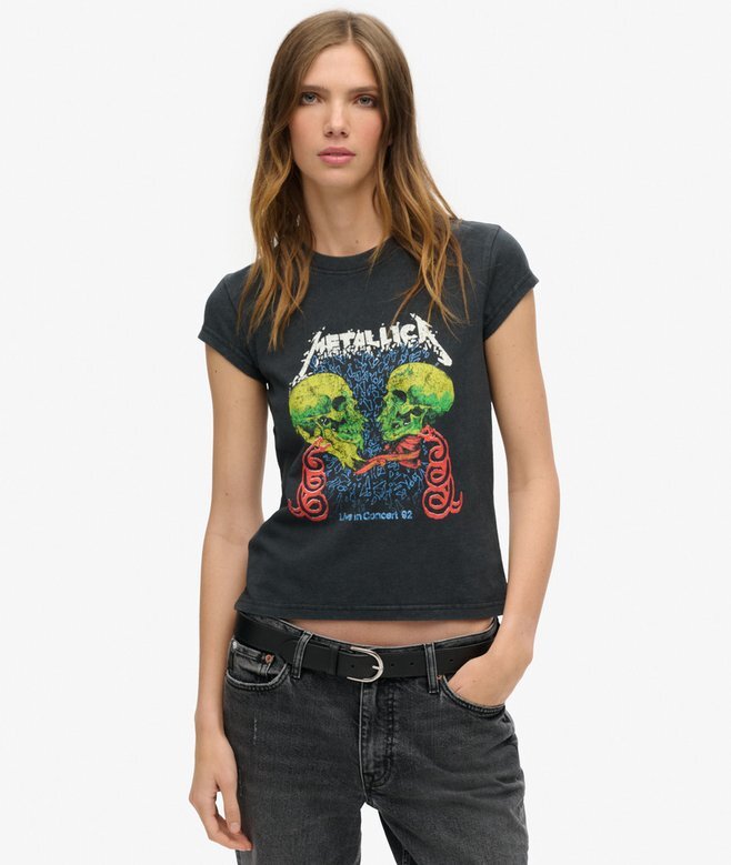 Metallica X Superdry T-Shirt mit Flügelärmeln Metallica X Superdry T-Shirt mit Flügelärmeln
