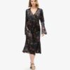 Midi-Kleid aus Jacquard mit ausgestellten Ärmeln Midi-Kleid aus Jacquard mit ausgestellten Ärmeln