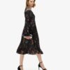 Midi-Kleid aus Jacquard mit ausgestellten Ärmeln Midi-Kleid aus Jacquard mit ausgestellten Ärmeln