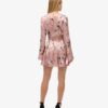 Mini-Kleid mit ausgestellten Ärmeln und Jacquard-Muster Mini-Kleid mit ausgestellten Ärmeln und Jacquard-Muster