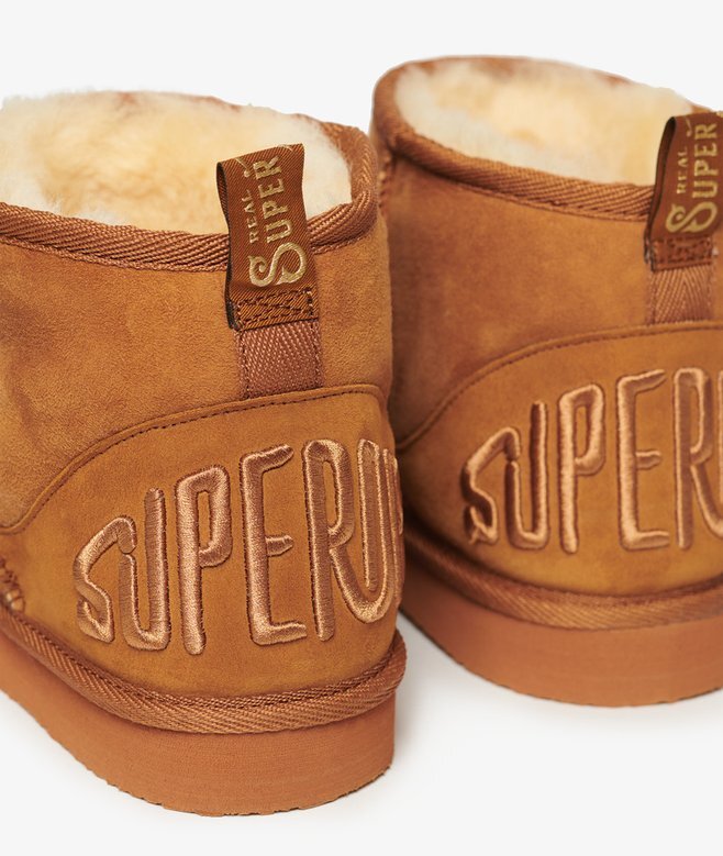 Mini-Stiefel aus Wildleder und Sherpa Mini-Stiefel aus Wildleder und Sherpa