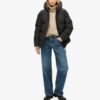 Mittellange Sport-Puffer-Jacke mit Kapuze